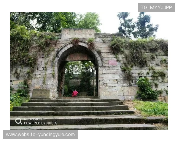 云顶山寨在哪里，哪些交通方式最为便捷